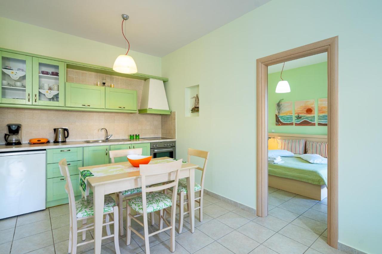 Georgia'S Apartments Kouremenos Beach Anevato Екстер'єр фото