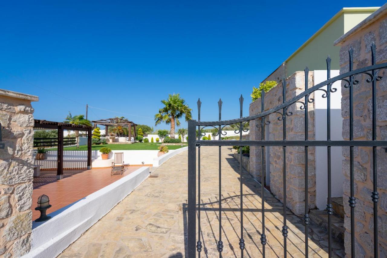 Georgia'S Apartments Kouremenos Beach Anevato Екстер'єр фото